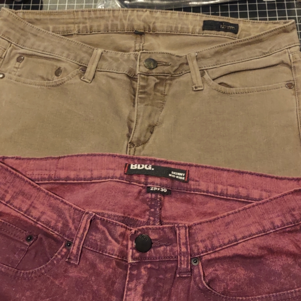 2 pairs jeans